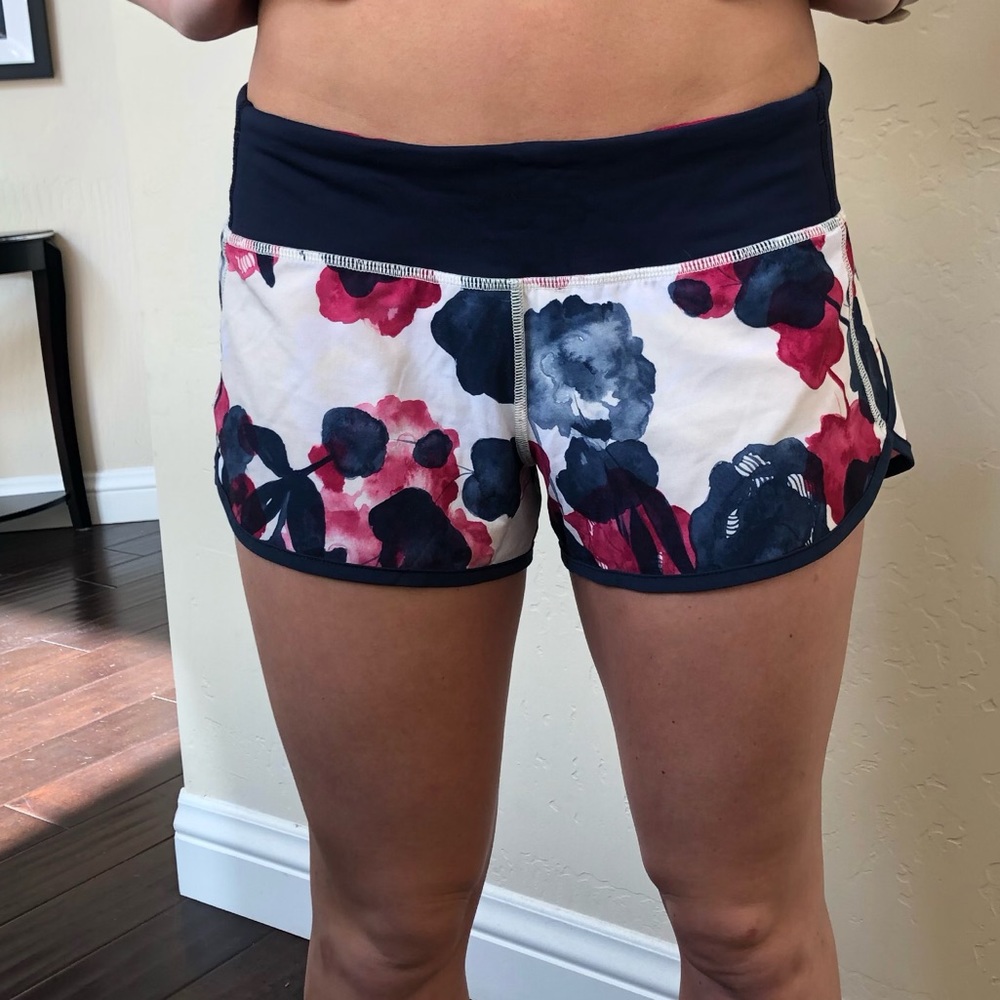 Lululemon speed up short size 6